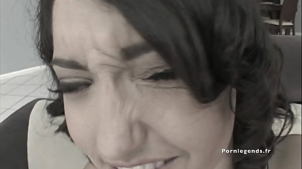 Adriana Faust Se Fait Baiser Et Reçoit Le Sperme Dans La Bouche