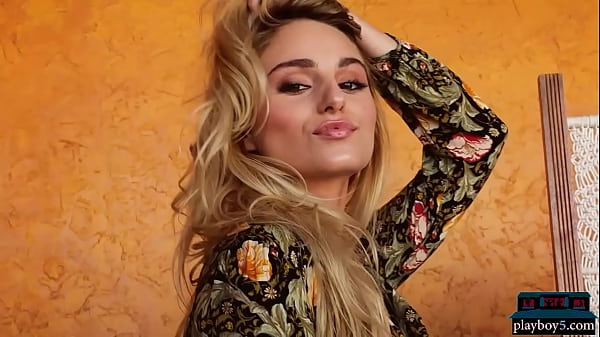 Breathtaking Light-haired MILF Lindsay Marie Takes Off Her Lingerie For Playboy