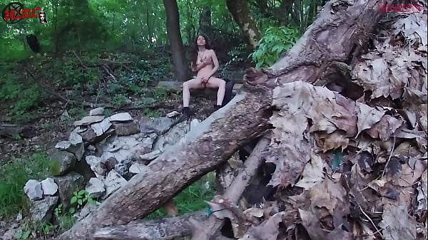 Spying A Wonderful Honey Masturbating In The Woods