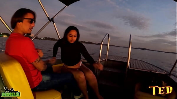 Carona Do Ted No Barco Dentro Da Agua Cada Vez Uma Putaria Diferente - Soraya Castro - Anjinha Oficial - Cruz Fox