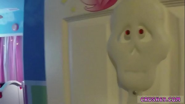 Stepmommy Caught Pal's Stepdaughter Spying Swalloween Fun