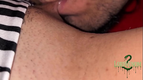 O AMIGO EMPRESTOU A MULHER, LAMBI O GRELINHO, ENTUPI A GARGANTA E ARREBENTEI A BUCETA ATÉ GOZAR