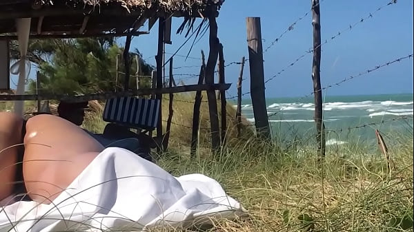 Esposa Gostosa Pelada Na Praia Mostrando Sua Bunda Gostosa Na Frente De Pescadores