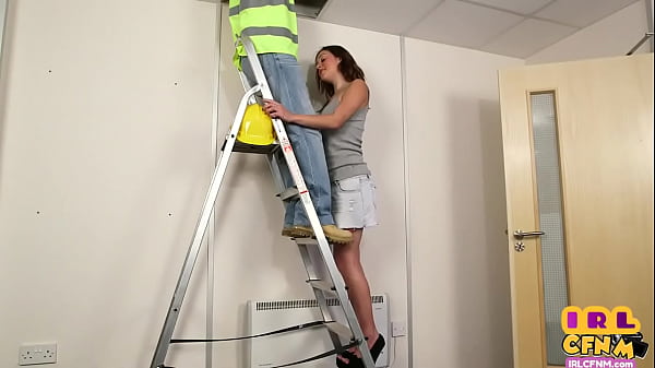 CFNM Unscripted Teen Worships And Wanks Repairman On Ladder