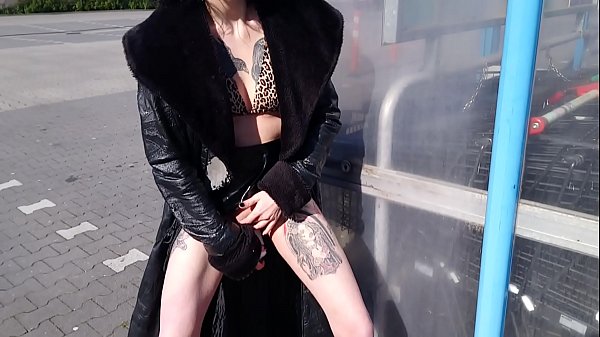 Lucy Raven Dildoing In Public