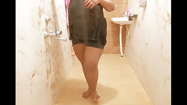 Myanmar Hot Mommy Taking Shower