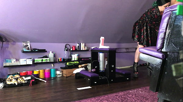 Domme Waxes Guy's Limbs On First Date