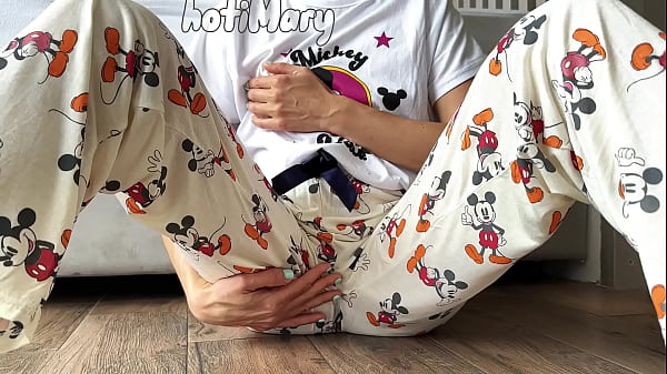 Lean Young-babe In Pajama Petite Chest Masturbating And Squirting Orgasm