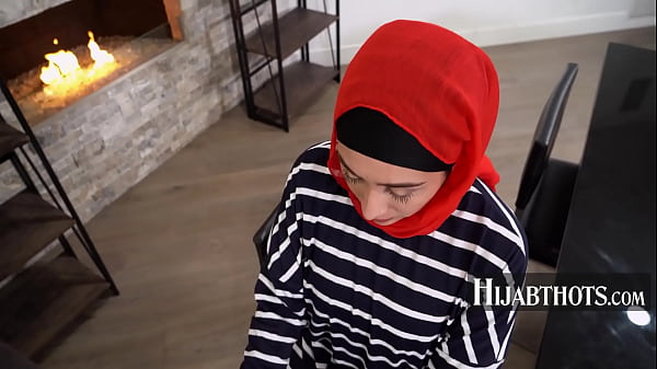 Stepmommy In Hijab Learns What American HOTWIVES Do- Lilly Hall