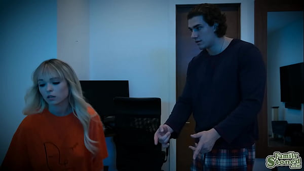 Stepbrother Grants His Stepsis Lilly Bell What He Wants
