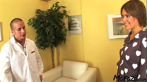 MOFOZO.com - Step Sis Cherishes Slurping Boner In The Doctor's Office