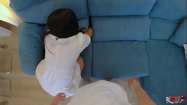 Stepmommy Stuck In The Couch, I Screwed Her Ass Before Helping