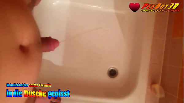 Andy Weiht (pinkelt) Heimlich Die Dusche Seiner Besten Freundin Ein