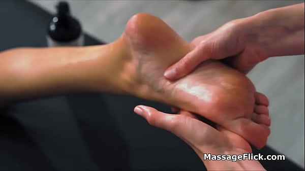 Oily Nude Massage Ends In Reckless Twat Eating