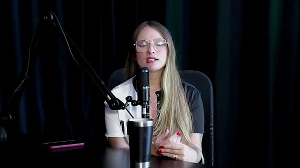 Começou Como Modelo Depois De Se Fazer Ser Demitida, Fez Vídeos De Sexo Sultry, A Família Aceita Bem, E Quando Gravou Com Mulheres... - Naty Varga (SHEER/RED)