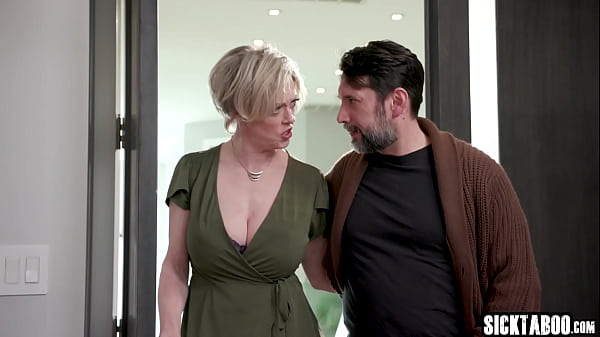 Stepmommy Dee Williams And Hot Cutie Lexi Lore Trading Is Caring So Lucky Man Delighted Double Oral