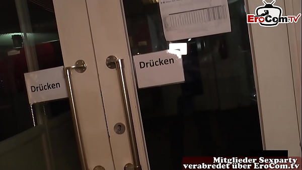 Deutsche Coeds Versuchen Erste Inside Load Swinger Groupsex Party
