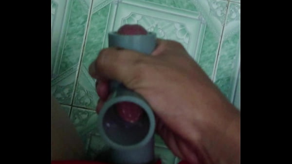 Không Có Doll Đành Mượn đỡ Cái ống Nước