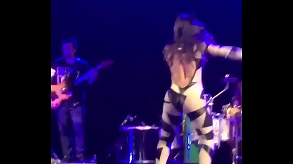 Anitta Gostosa Dançando