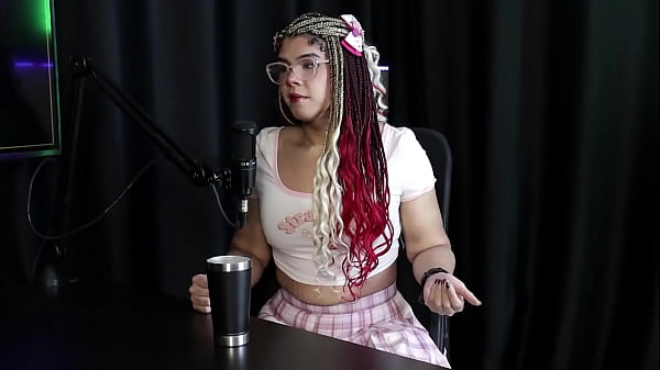 O Que A Faz Sentir Tesão é Pessoas Interessadas, Provou Leitinho, Beijou A Apresentadora E Demonstrou Seu Boquete - Sofie Lollipop (Transsexual) (SHEER/RED)