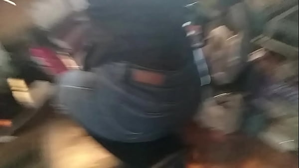 Frotándome Rico En La Silla Del Trabajo