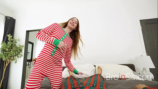 Treat Yourself With Some Elf (Stepsis)- Myra Whimpers