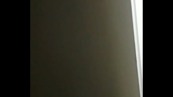 Espiandola Mientras Se Baña