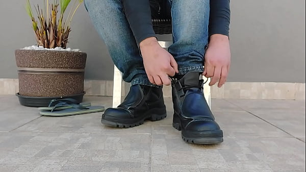 TAKING OFF MY TEASE BOOT - MLV07 (NEW BOOT)