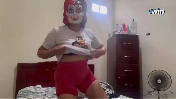 SHE IS A RICH BITCH, MY STEPMOTHER COMES FROM THE GYM AND ABSOLUTELY NEEDS TO BE NAILED AND TOUCH THOSE TITTIES AND THAT BEHIND, TRUE AMATEUR REAL SEX