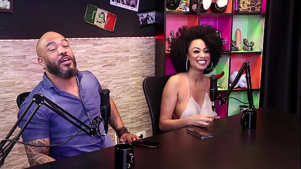 Amanda Smell Cumprimenta O Negro Top Delícia Apertando Seu Pau