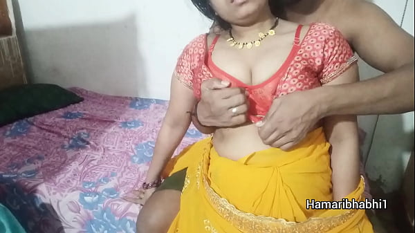 Sizzling Indian Xxx Desi Bhabhi Ki Saree Utha Ke Mast Chudai. Desi Hindi BF Video.
