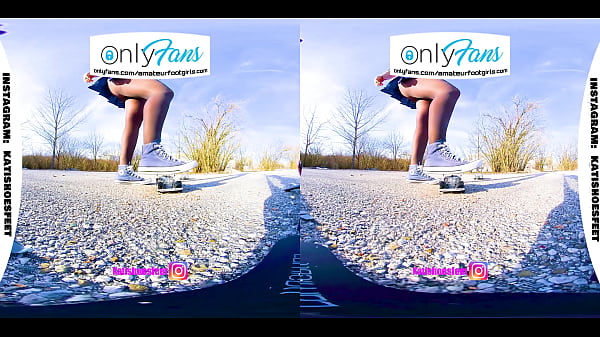 VR 3D Tootsie Chick Trailer Shoeplay, Crumpling, Nylons, High Heels, Sneaker Virtual Reality PSVR