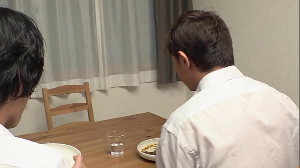 Https://bit.ly/3nDmF76　清楚な友達のお姉ちゃんがオナニー依存症！？潮吹きするほど激しいオナニーで何度も痙攣絶頂する姿を目撃し、バレて怒られると思いきや…「もっとイキたいの～！」と僕のチンポを貪りイキ潮SEX【パート3】