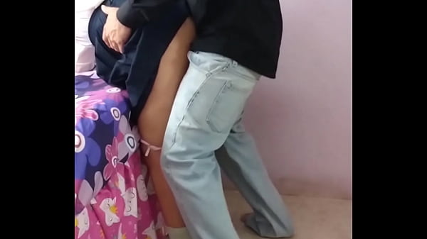 Jovencita Traviesa E Inocente Prueba La Polla De Un Maduro Por Primera Vez Y Se Vuelve Adicta Al Semen