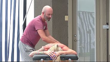Sensual Outdoor Massage With Carlie Vixen