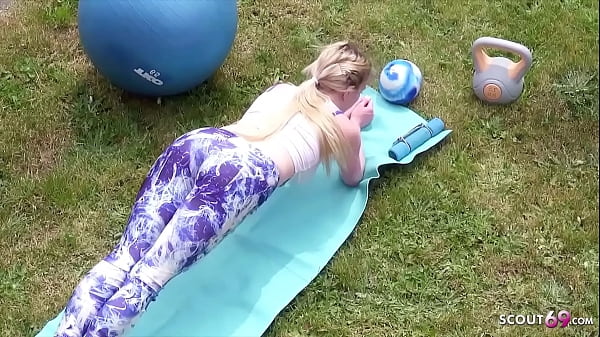 Carly Rae Lure Dude Next Door To Nail When All By Herself