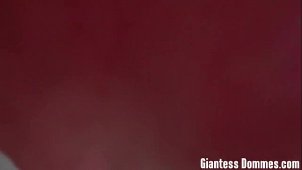 You Should Run From This Giantess