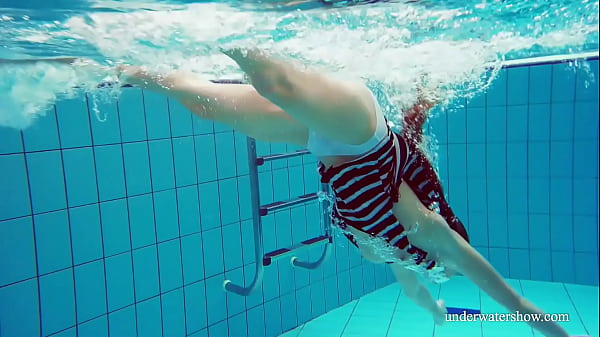 Darling Natural Bush Teenie In The Swimming Pool