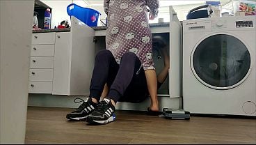 Horny Wifey Pounds Handyman Under The Plunge