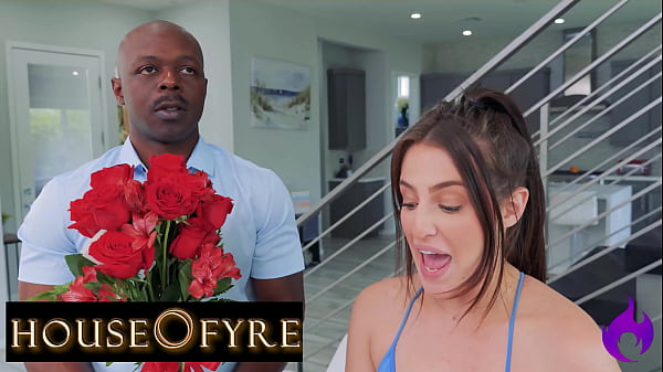 Housewife Betrays On Her Husband With Delivery Bloke -Ding Dong!