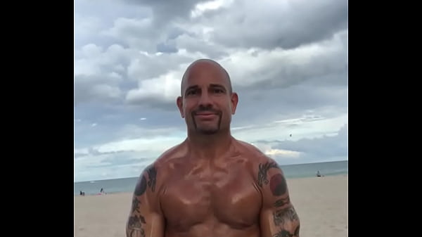 Beach Bod Bro Maxxx Loadz Flexing At The Beach