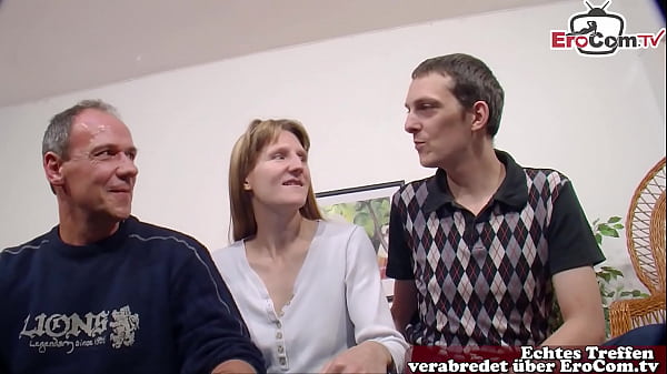 Echtes Deutsches Paar Macht Ersten Dreier MMF Beim Novice Casting
