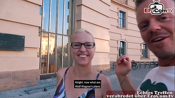 Deutsche Single Mädchen Von Nebenan Versucht Echtes öffentliches Blind Date Und Wird Gefickt