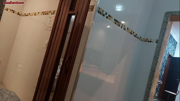Encontrei A Mature Peladinha Na Sauna, Me Masturbo E Sou Pego, A Foda Foi Dentro Da Sauna