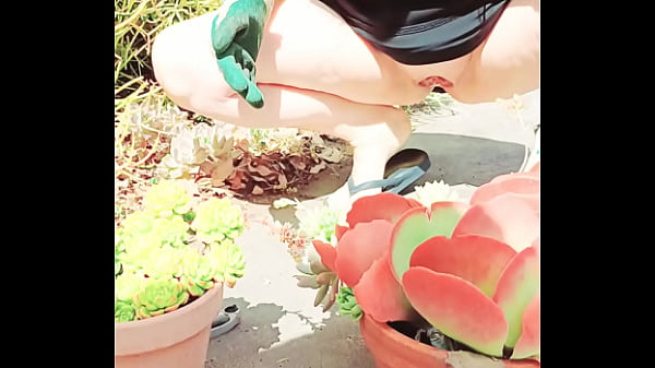 Maturemons, Open Gape While I Garden, Top On Pants Off