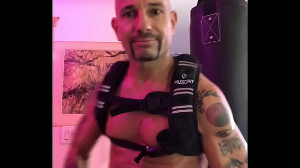 HARDBODY PORN STAR MAXXX LOADZ THE PORN STAR CHAMPION