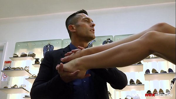 YOUMIXPORN Interactive - Alexis Crystal Drills For Free Shoes And Gets Cream On Her Soles