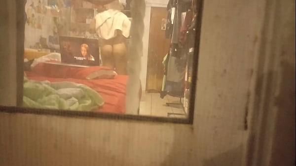Mi Tia Dejo Las Cortinas Abiertas Y Pude Grabarla Mientras Se Vestia Después De La Ducha