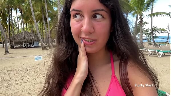 Crazy Honey Pissing On A Public Beach Right In Her Panties Wetted Her Panties And Went To Sunbathe