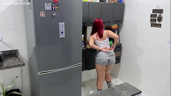 Contratei Essa Empregada, Veio Com Esse Shortinho Socado Me Provocando